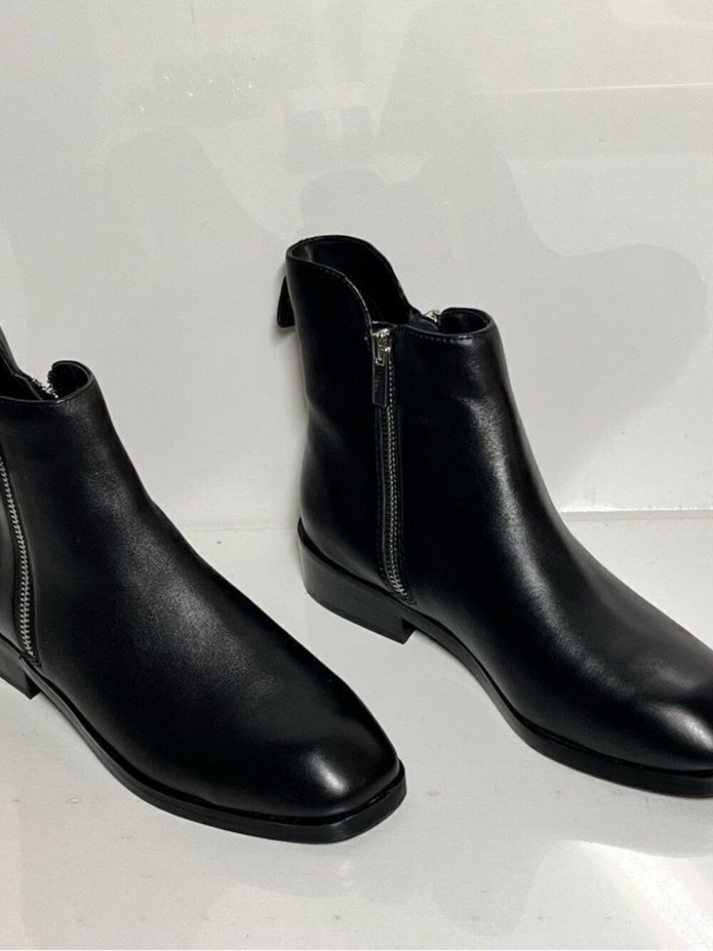 42 GOLD Yearling Leather Booties